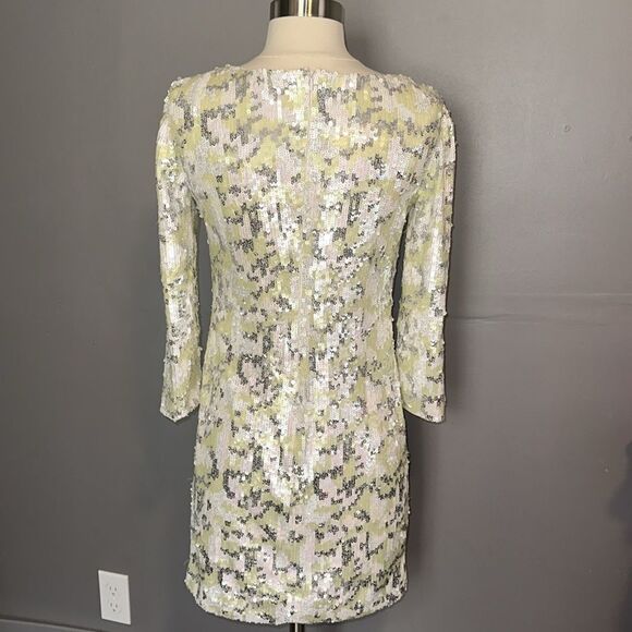 French Connection -  Dress in Animal Wave Sequin Sz 4 White Multi - Picture 8 of 11
